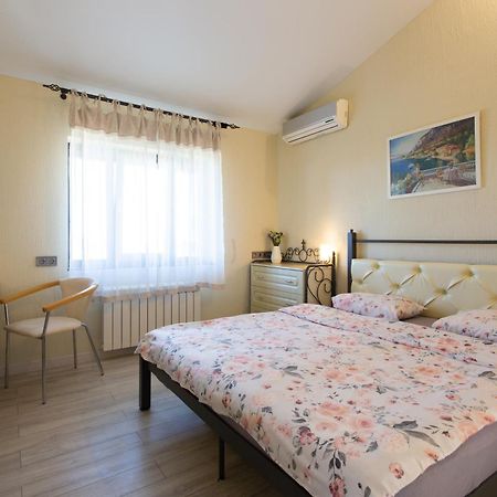 Пентхаус С Террасой. Апартаменты В Центре Kharkiv Eksteriør bilde